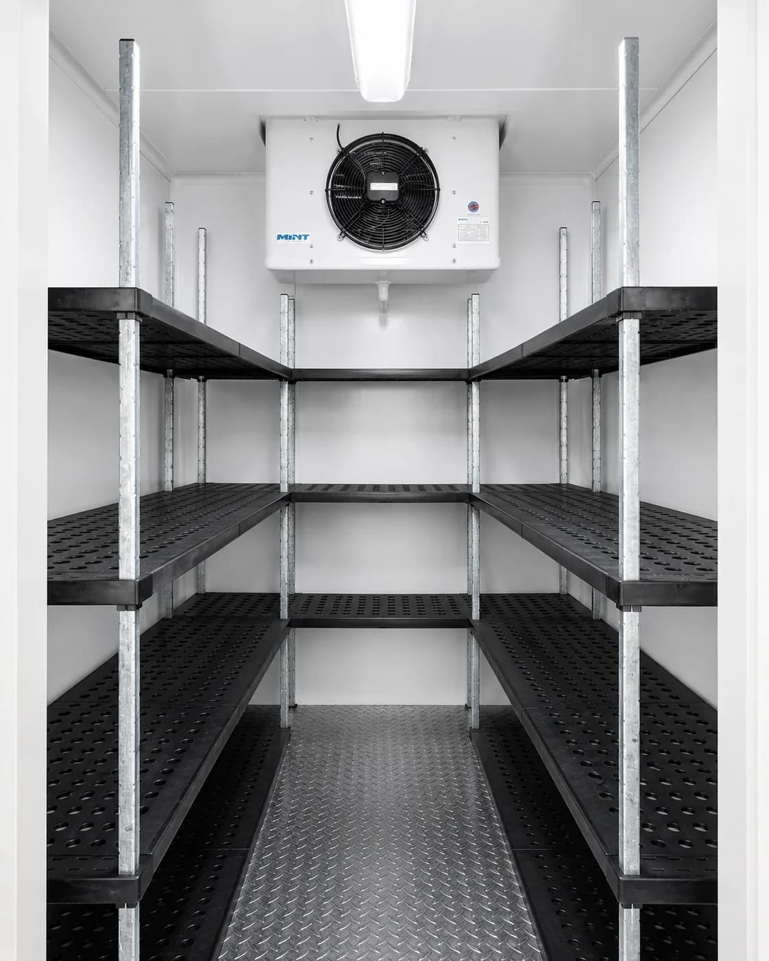 Cold Room vs Freezer Room: Which Does Your Business Need?